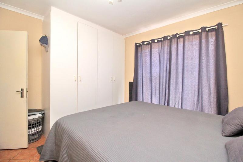 2 Bedroom Property for Sale in Gordons Bay Western Cape